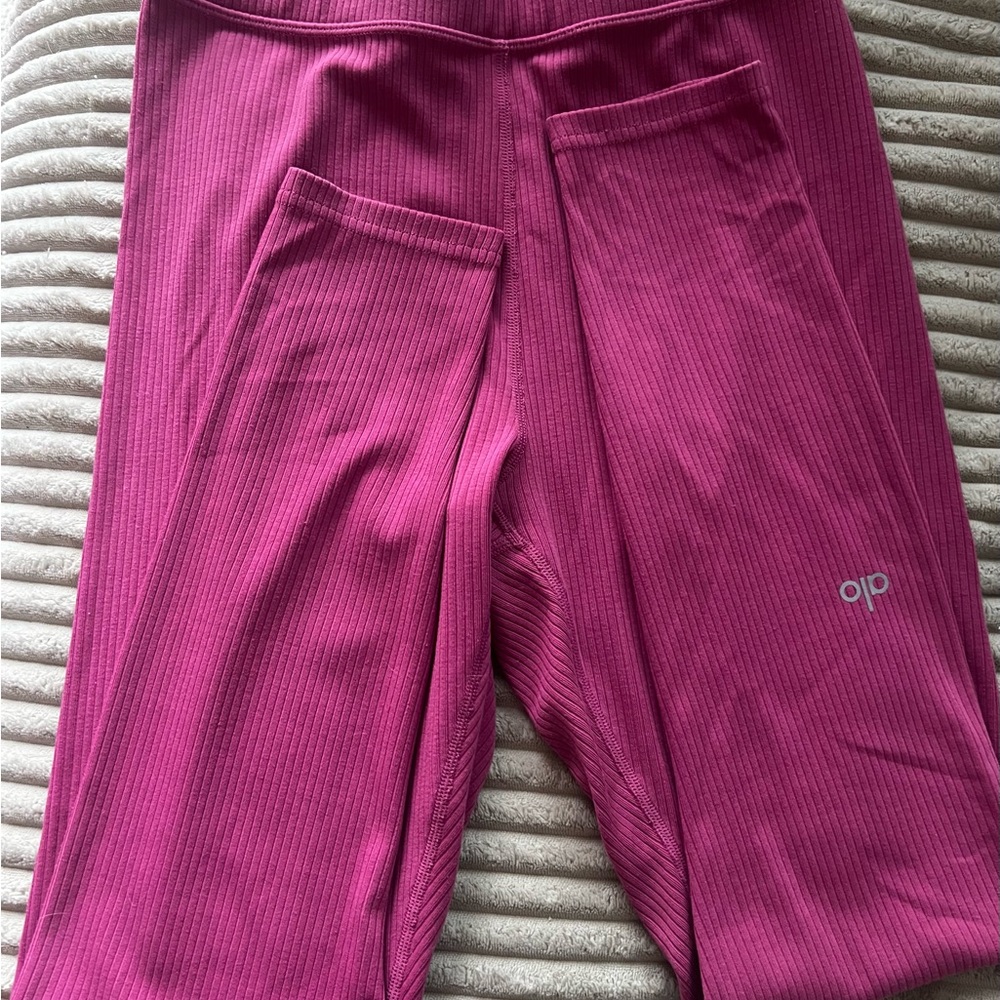 ALO Ribbed Leggings